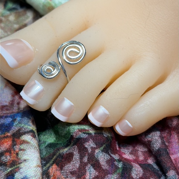 Sterling Silver Toe Ring- Adjustable Toe Ring- Unique- Midi/Knuckle Ring- Spiral - Picture 5 of 7